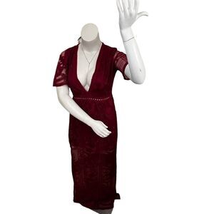 Elster burgundy, long gown. Size extra-large.